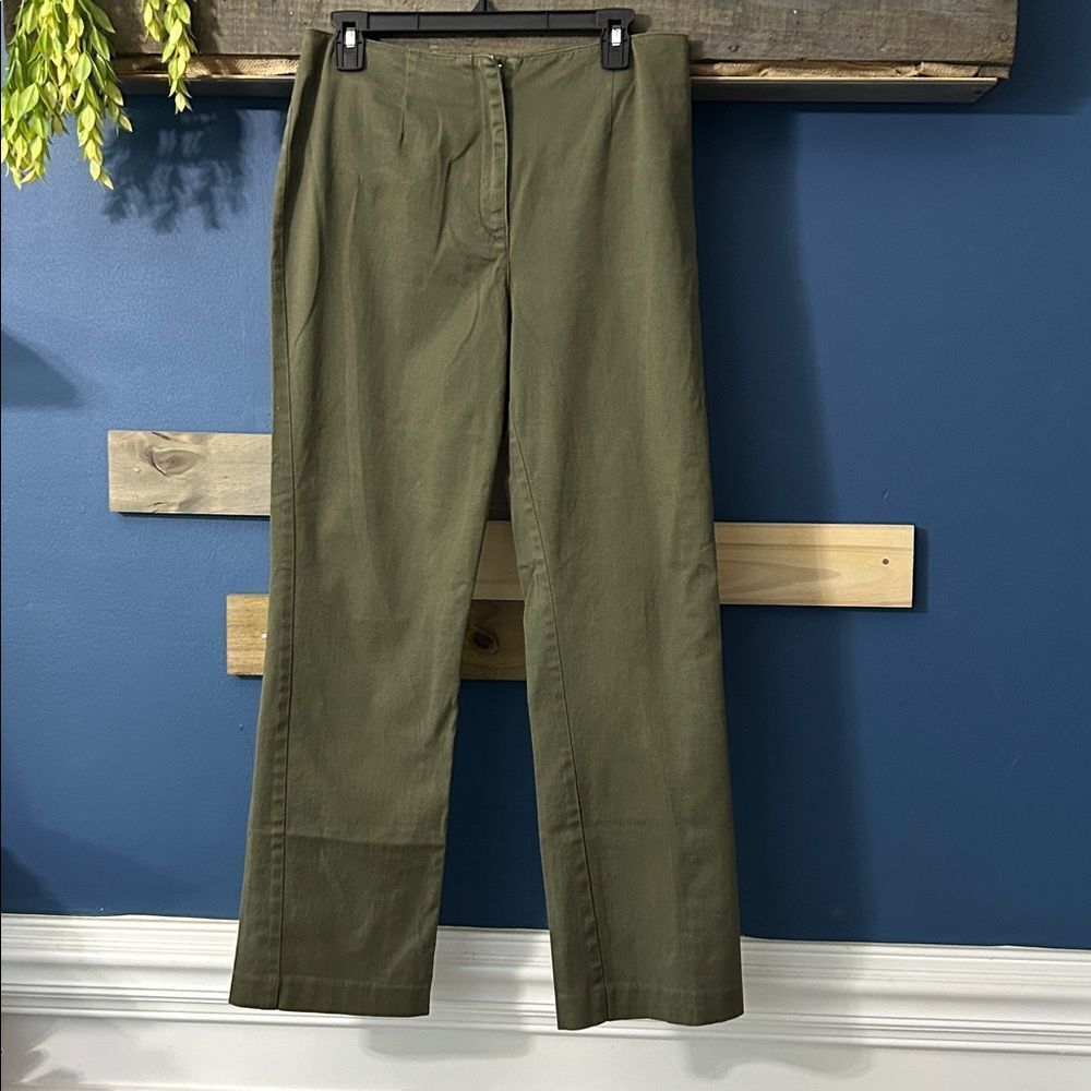 Ann Taylor Straight-Leg Pants. Stretch EUC Sz 8
